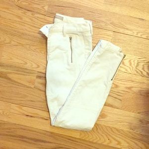 Stylish white corduroy pants 